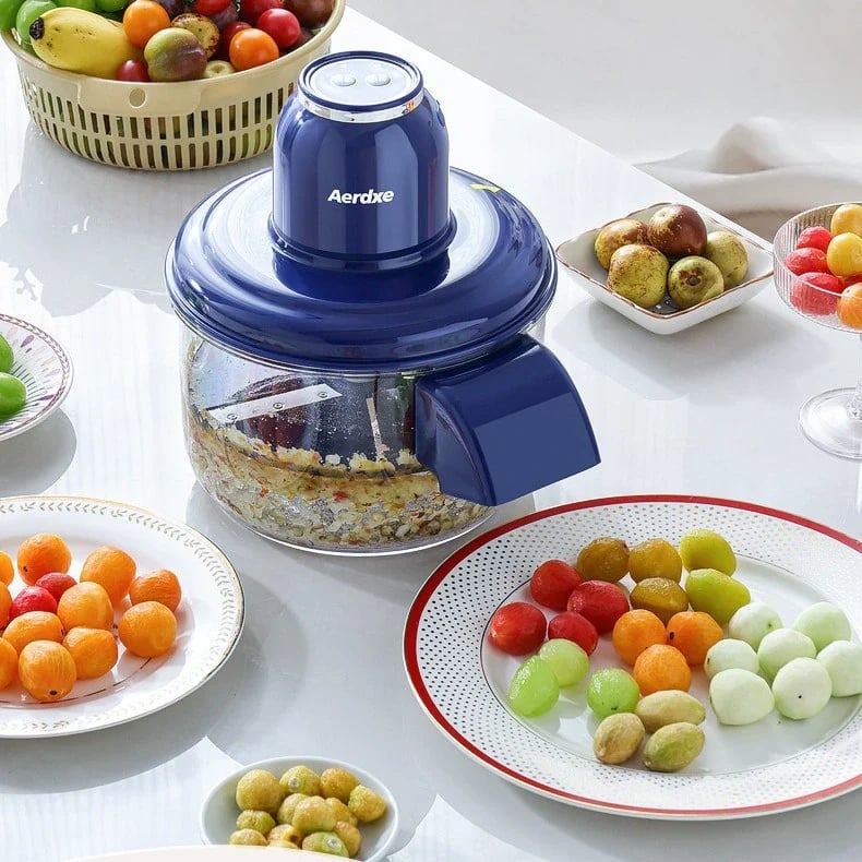 Automatic fruit peeler in action