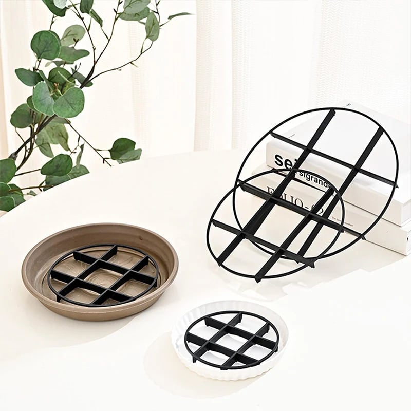 Flowerpot riser elevating a planter above the ground