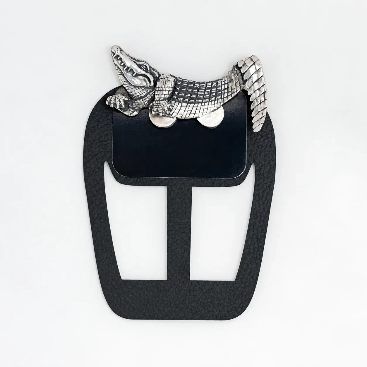 Alligator metal pocket accessory